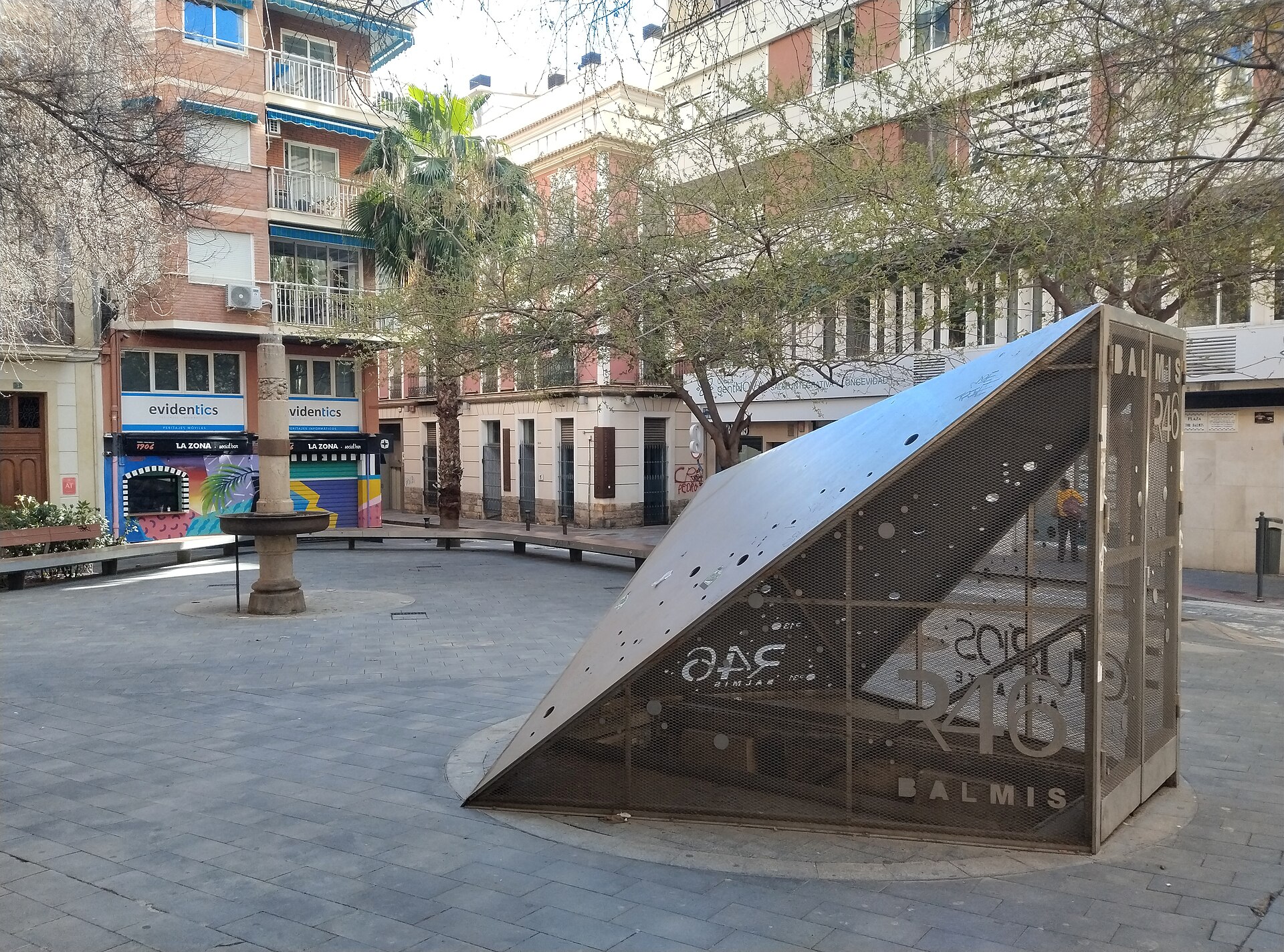 Refugio antiaéreo de la guerra civil R46 Plaza de Balmis, Alicante.