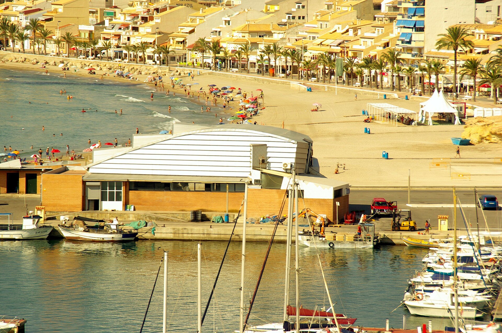 ® Ð ┼ EL CAMPELLO Un DÍA en el PUERTO_PERSONAJES 03.04