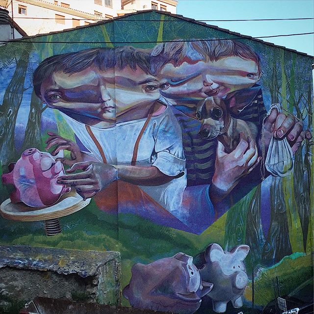Mural de arte urbano del autor Mario Rodríguez (Puertollano, 1977) en el barrio de San Antón de Cuenca. El distrito acoge murales de esta disciplina que configuran una ruta con muestras de artistas españoles y europeos.
