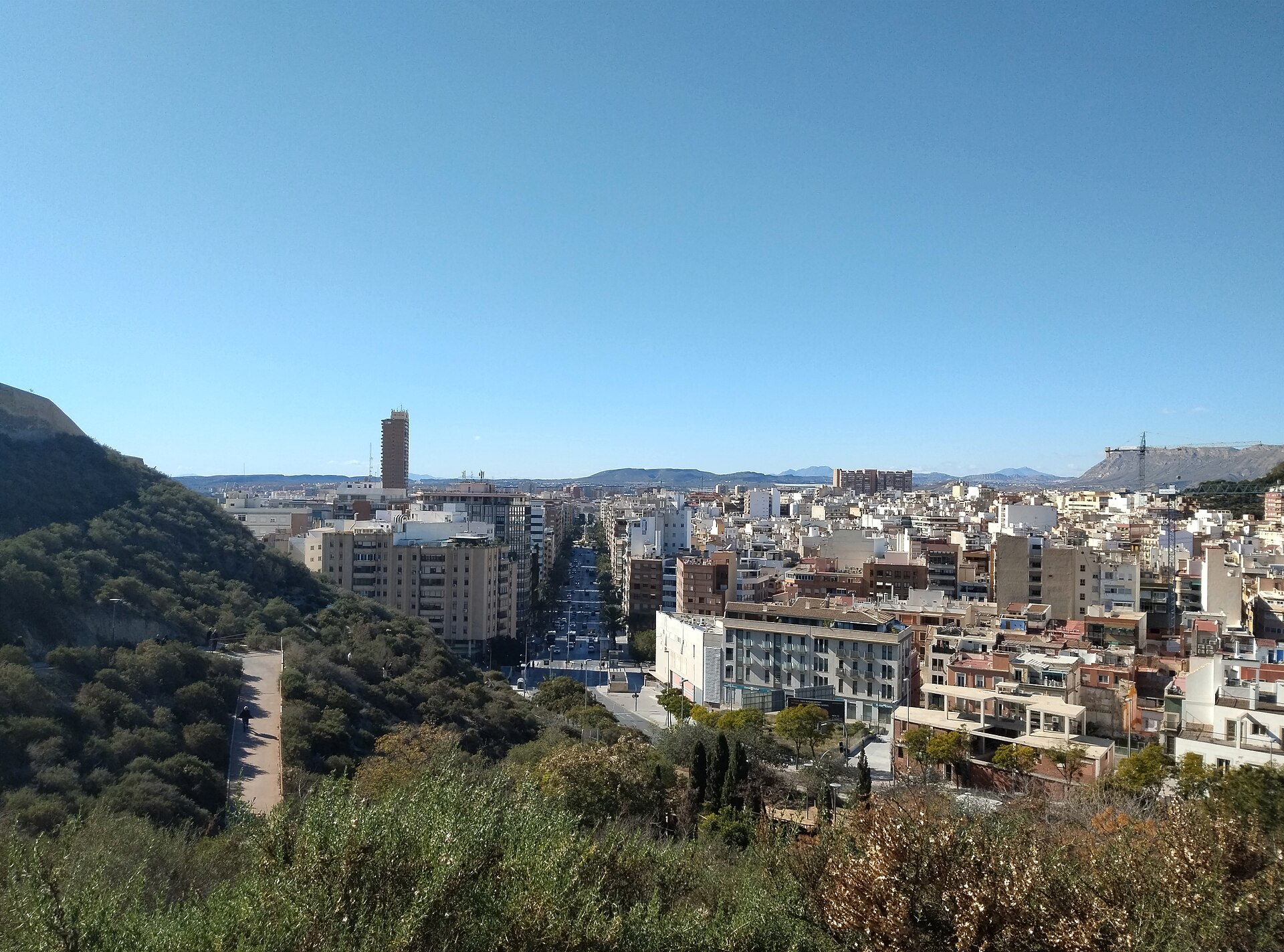 Vista de la ciudad de Alicante desde el monte Benacantil.