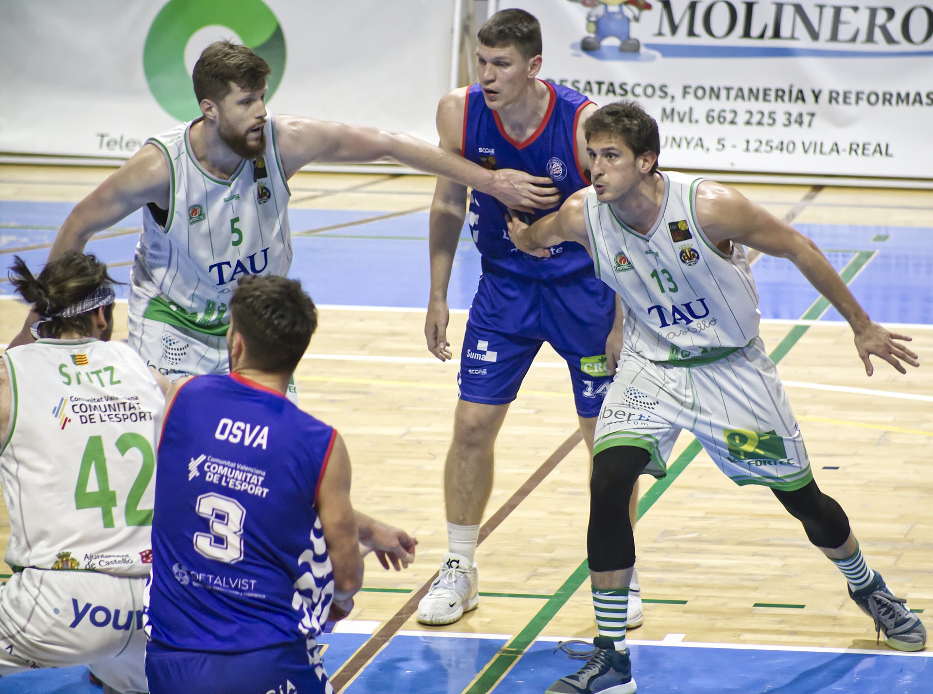 Lance del partido entre TAU Castello y Lucentum Alicante