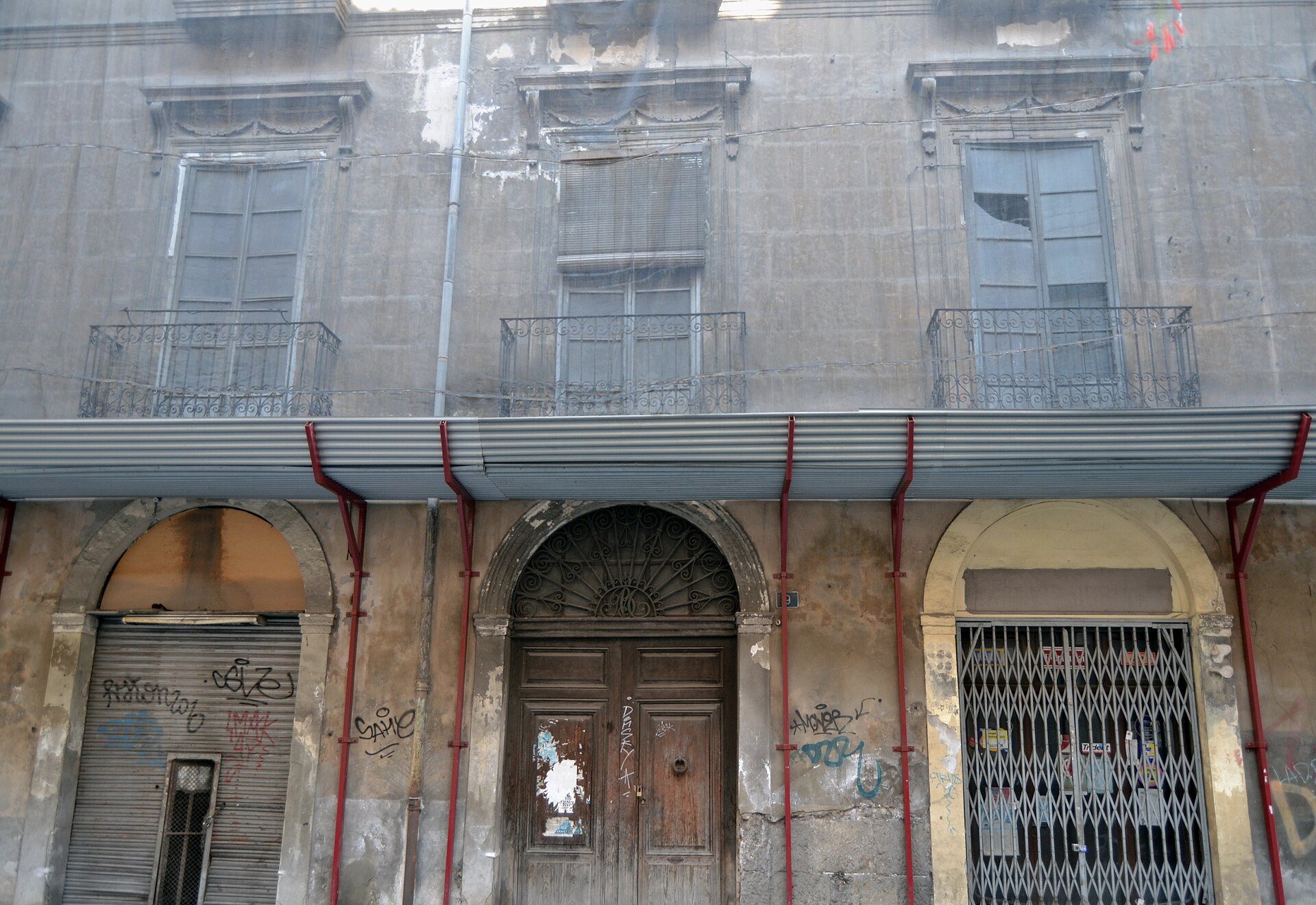 Edifici al carrer Rafael Altamira, 9, Alacant.